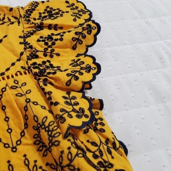 Crown & Ivy Gorgeous Top for Fall 🍁🎃 - sz Small - Picture 2 of 7